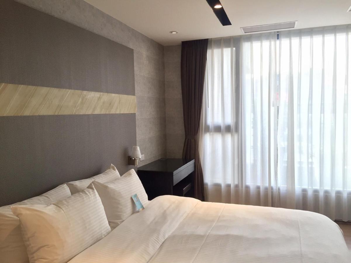 Fengjia Hotel Bell Тайджун Екстериор снимка