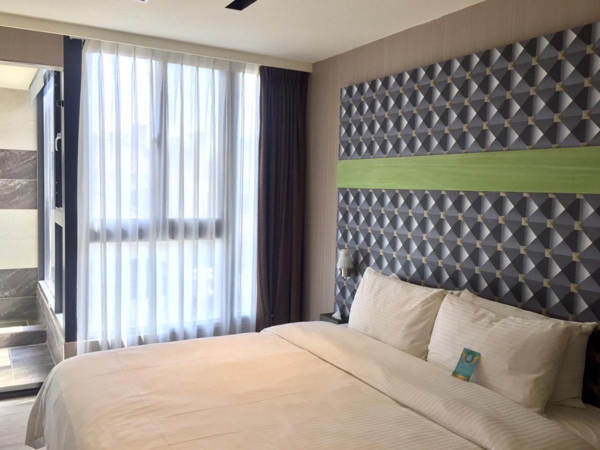 Fengjia Hotel Bell Тайджун Екстериор снимка