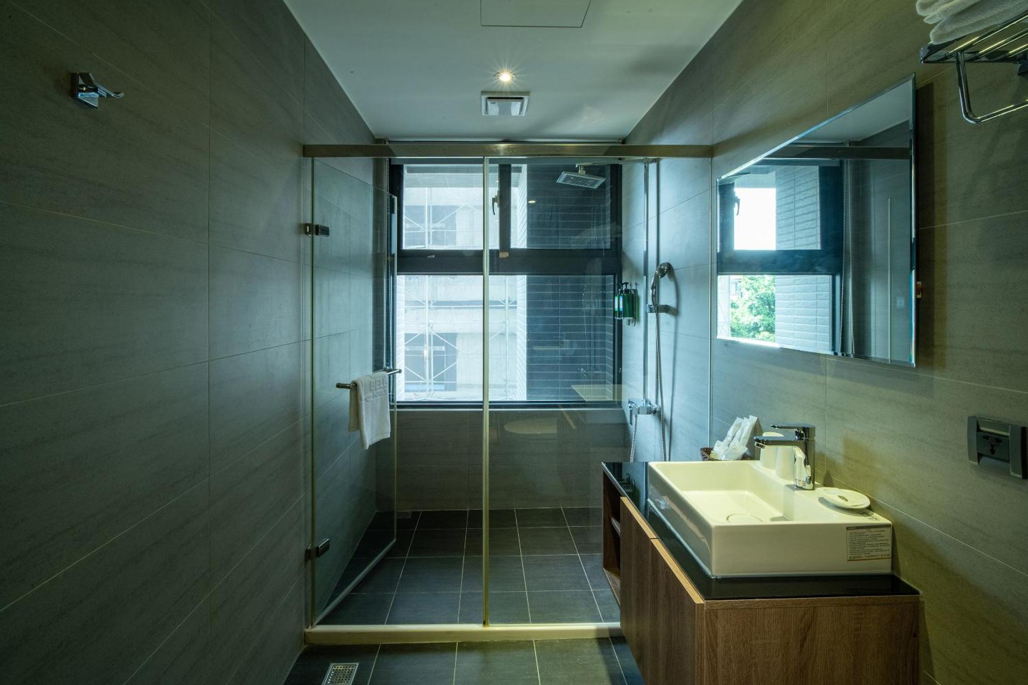 Fengjia Hotel Bell Тайджун Екстериор снимка