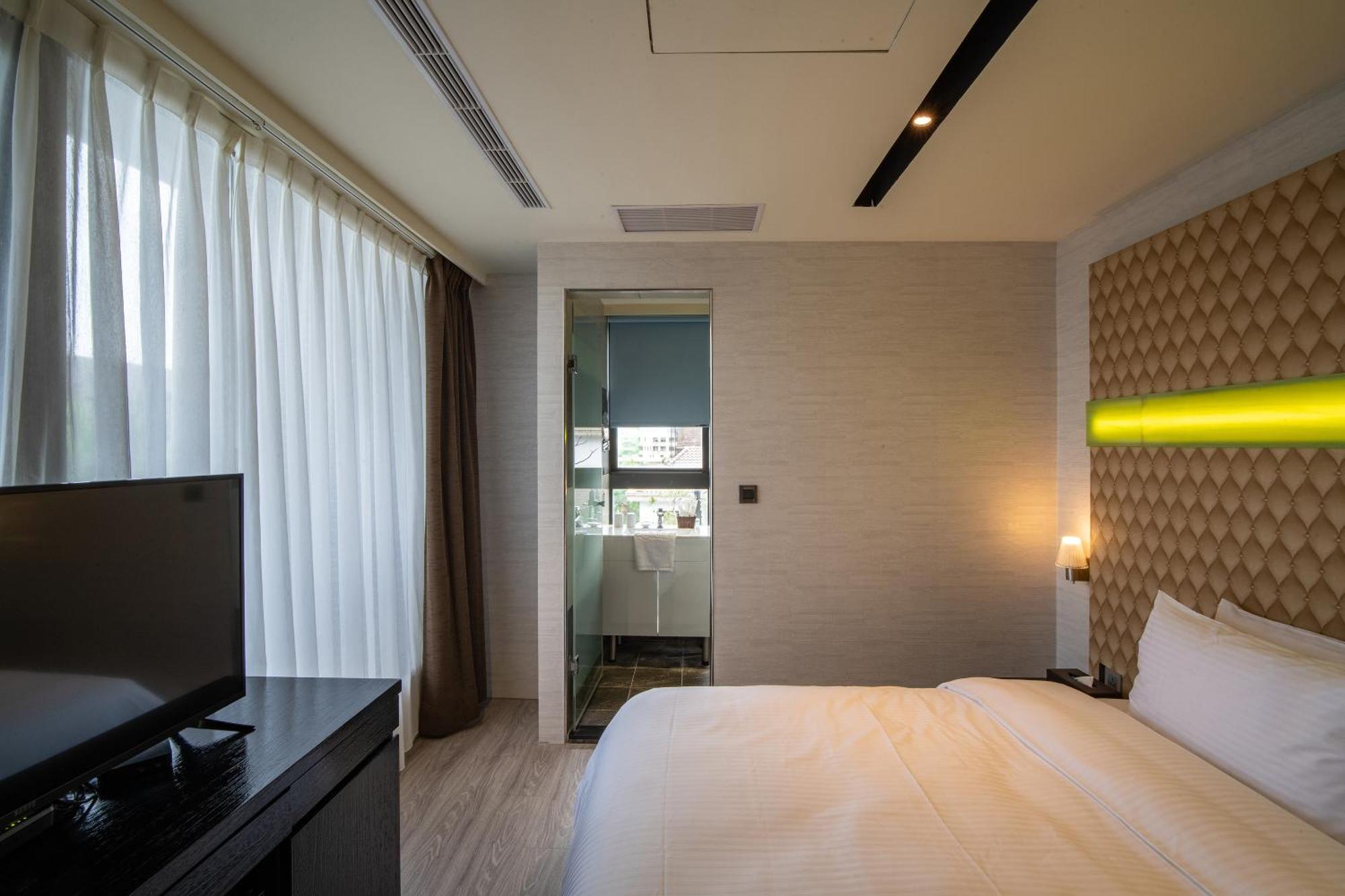 Fengjia Hotel Bell Тайджун Екстериор снимка