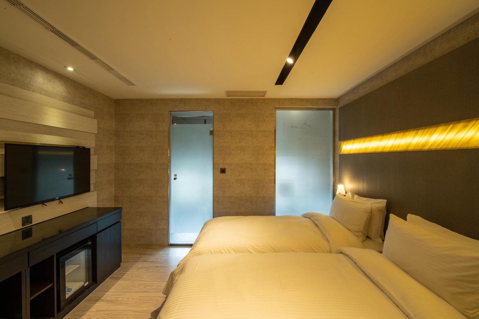 Fengjia Hotel Bell Тайджун Екстериор снимка
